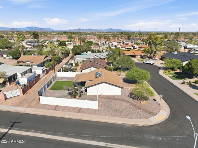 8702 E SHERIDAN Street, Scottsdale, AZ 85257