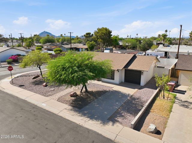 8702 E SHERIDAN Street, Scottsdale, AZ 85257