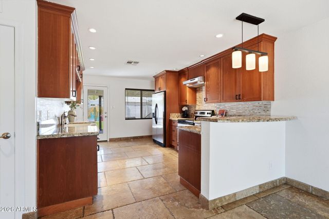 8702 E SHERIDAN Street, Scottsdale, AZ 85257