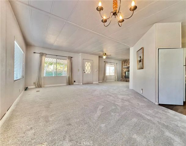 15181 Van Buren 10, Riverside, CA 92504