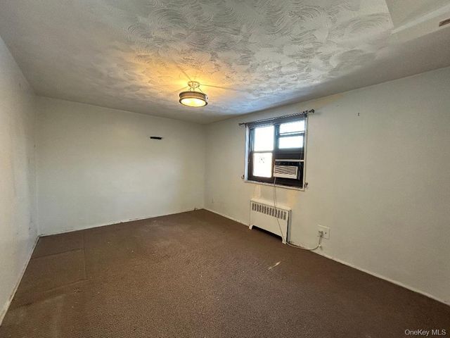 16-41 160 6-420, Whitestone, NY 11357