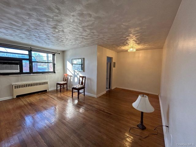 16-41 160 6-420, Whitestone, NY 11357