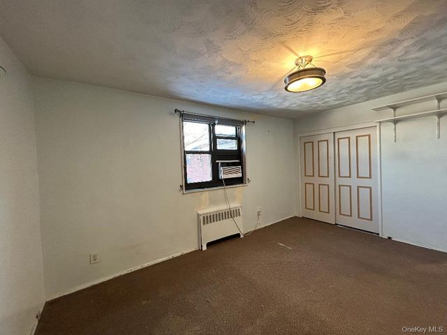 16-41 160 6-420, Whitestone, NY 11357