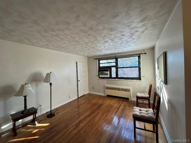 16-41 160 6-420, Whitestone, NY 11357