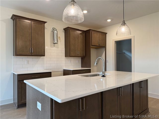 4642 Red Tail Ridge 212, Jeffersonville, IN 47130