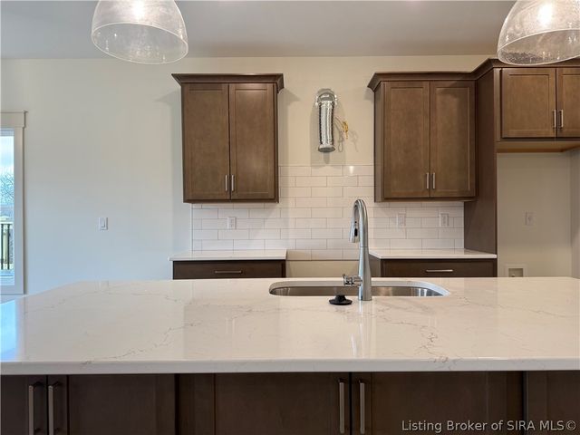 4642 Red Tail Ridge 212, Jeffersonville, IN 47130