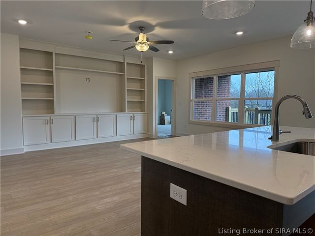 4642 Red Tail Ridge 212, Jeffersonville, IN 47130