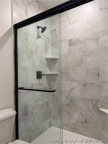 4642 Red Tail Ridge 212, Jeffersonville, IN 47130