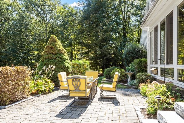 39 Bare Hill Rd, Bolton, MA 01740