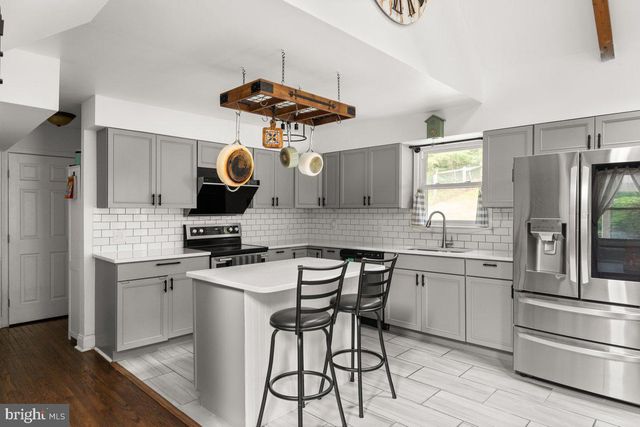 206 ENGLISH MUFFIN CT, Berkeley Springs, WV 25411