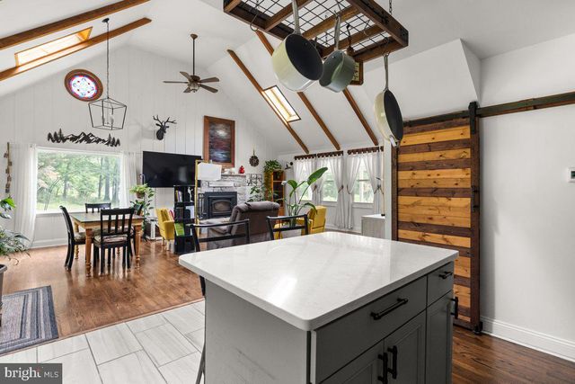 206 ENGLISH MUFFIN CT, Berkeley Springs, WV 25411