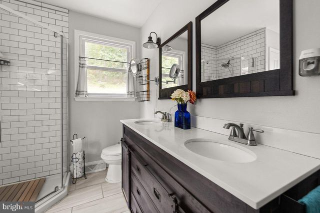 206 ENGLISH MUFFIN CT, Berkeley Springs, WV 25411