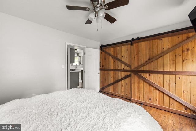 206 ENGLISH MUFFIN CT, Berkeley Springs, WV 25411