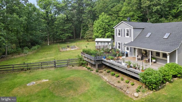 206 ENGLISH MUFFIN CT, Berkeley Springs, WV 25411