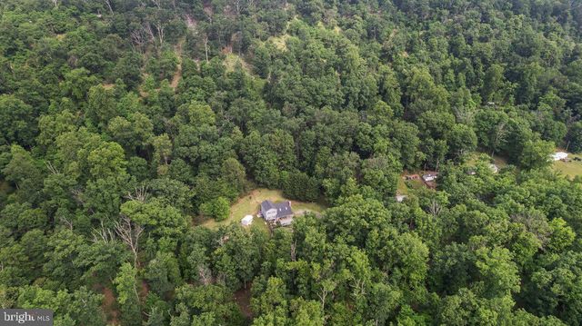 206 ENGLISH MUFFIN CT, Berkeley Springs, WV 25411