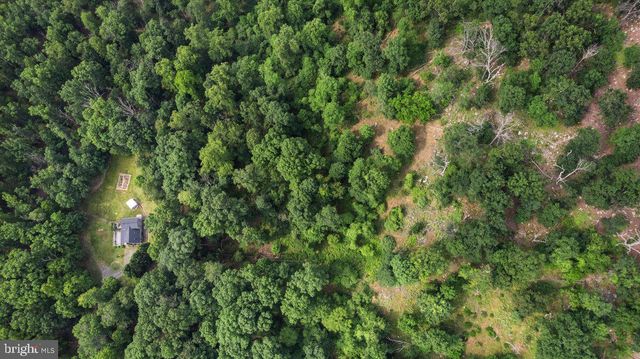 206 ENGLISH MUFFIN CT, Berkeley Springs, WV 25411