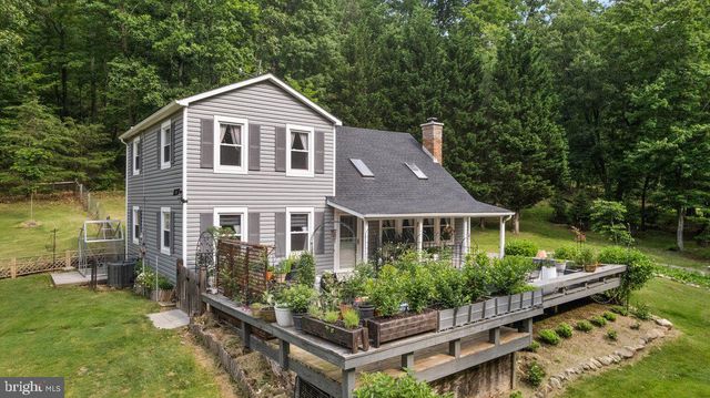 206 ENGLISH MUFFIN CT, Berkeley Springs, WV 25411