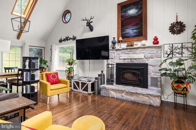 206 ENGLISH MUFFIN CT, Berkeley Springs, WV 25411