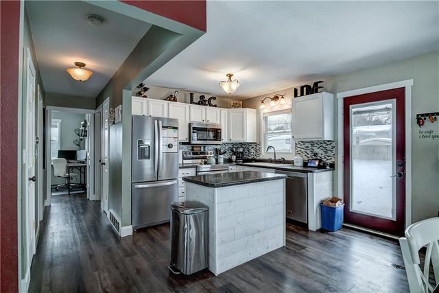 2714 Blakeley Avenue, Eau Claire, WI 54701