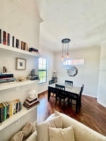 8319 38TH STREET CIRCLE E 305, Sarasota, FL 34243