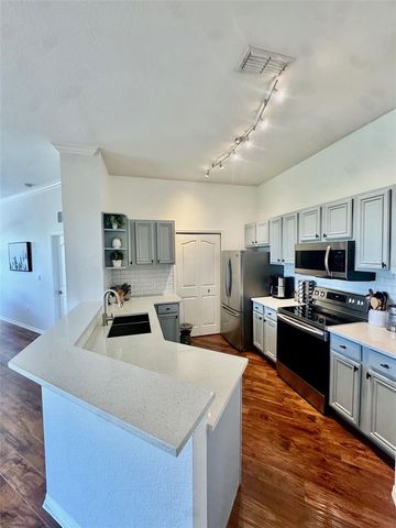 8319 38TH STREET CIRCLE E 305, Sarasota, FL 34243