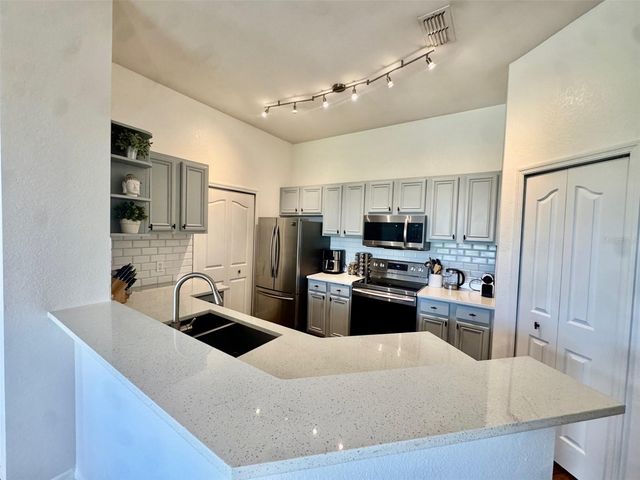 8319 38TH STREET CIRCLE E 305, Sarasota, FL 34243