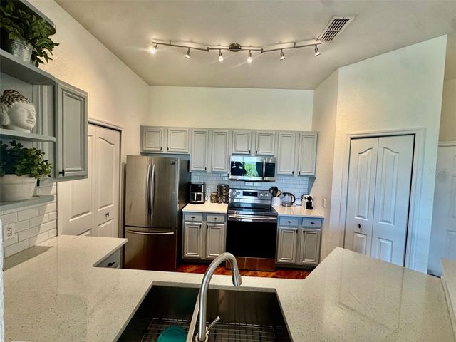 8319 38TH STREET CIRCLE E 305, Sarasota, FL 34243