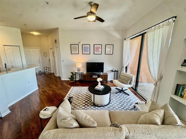 8319 38TH STREET CIRCLE E 305, Sarasota, FL 34243