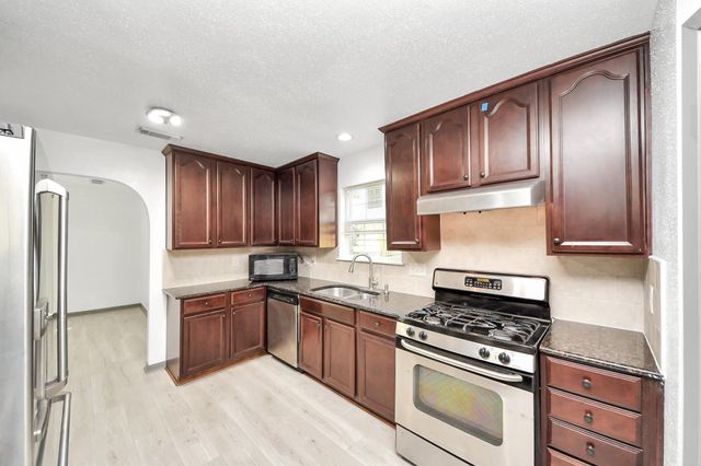 2322 Bright Meadows Drive, Missouri City, TX 77489