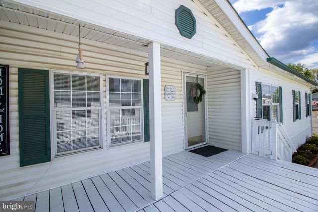 52 CROWN CT, Martinsburg, WV 25401