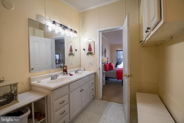 52 CROWN CT, Martinsburg, WV 25401