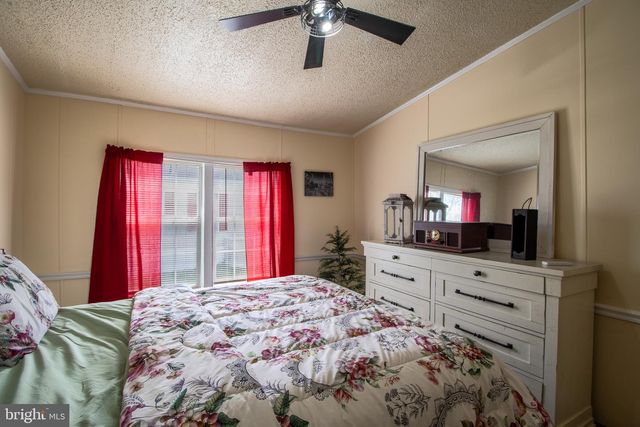 52 CROWN CT, Martinsburg, WV 25401