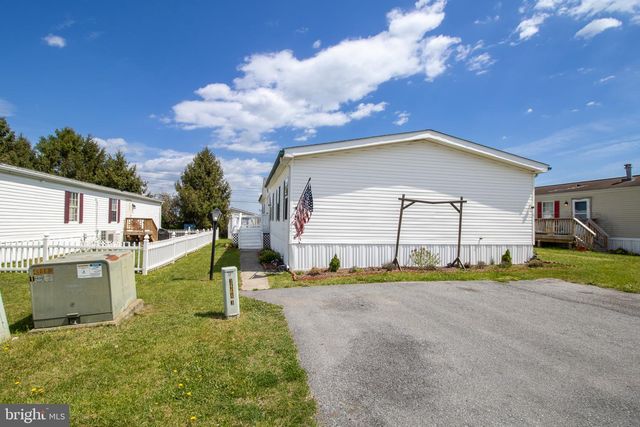 52 CROWN CT, Martinsburg, WV 25401