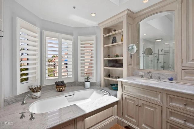 1753 Emerald Isle Way, Oxnard, CA 93035