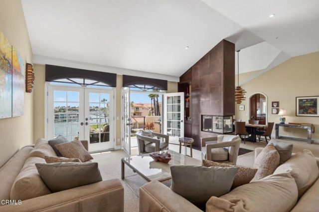 1753 Emerald Isle Way, Oxnard, CA 93035