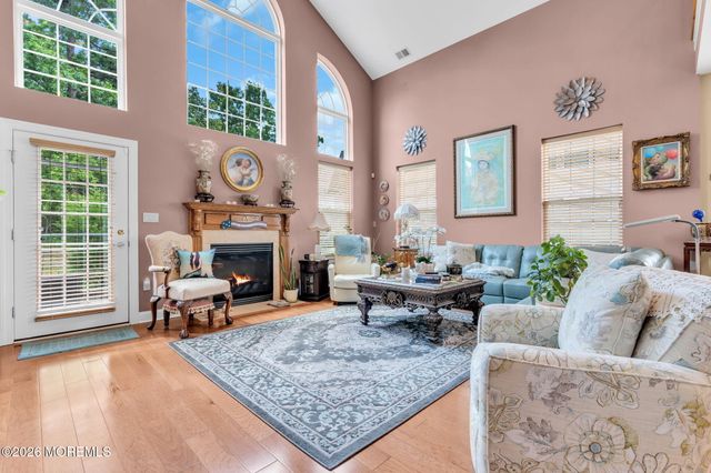 11 Mulberry Drive, Manahawkin, NJ 08050