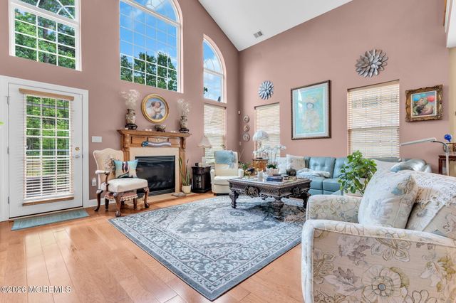 11 Mulberry Drive, Manahawkin, NJ 08050