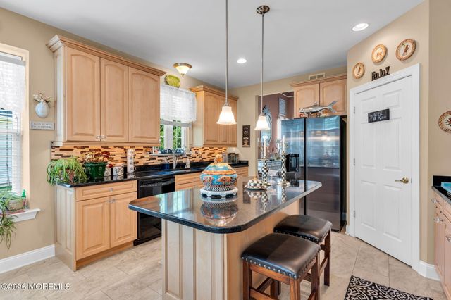 11 Mulberry Drive, Manahawkin, NJ 08050