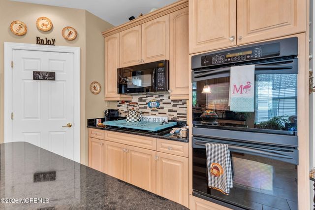 11 Mulberry Drive, Manahawkin, NJ 08050