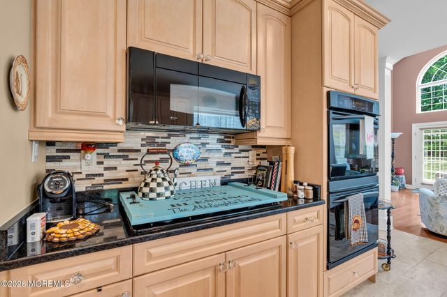 11 Mulberry Drive, Manahawkin, NJ 08050