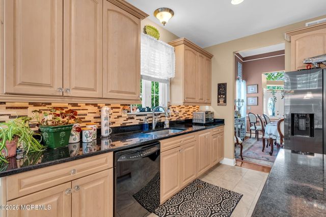 11 Mulberry Drive, Manahawkin, NJ 08050