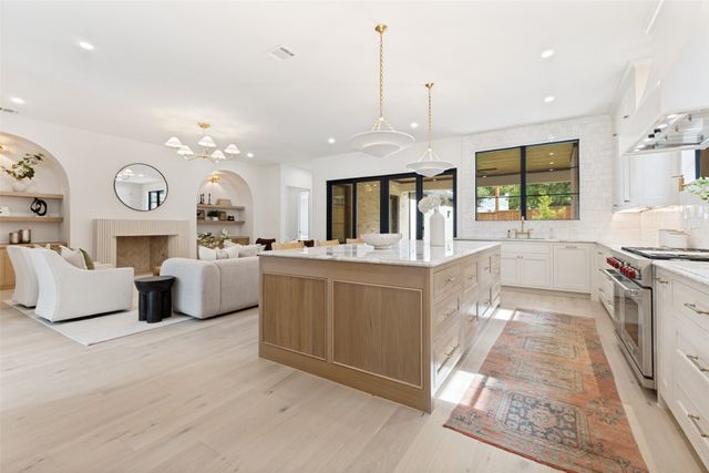 6803 Casa Loma Avenue, Dallas, TX 75214
