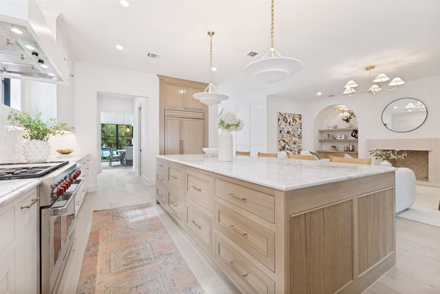 6803 Casa Loma Avenue, Dallas, TX 75214