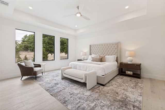 6803 Casa Loma Avenue, Dallas, TX 75214