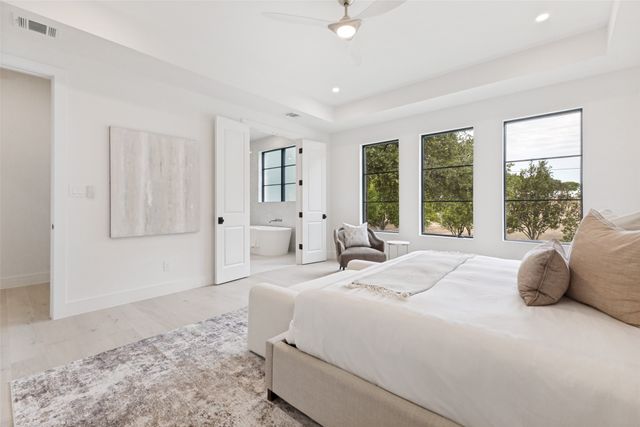 6803 Casa Loma Avenue, Dallas, TX 75214