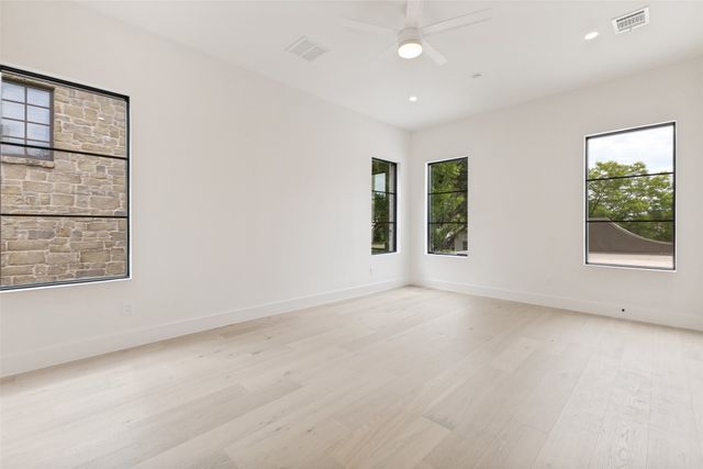 6803 Casa Loma Avenue, Dallas, TX 75214