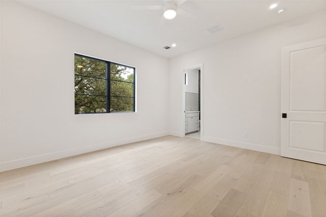 6803 Casa Loma Avenue, Dallas, TX 75214