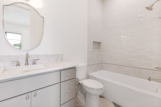 6803 Casa Loma Avenue, Dallas, TX 75214