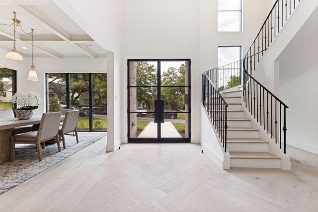 6803 Casa Loma Avenue, Dallas, TX 75214