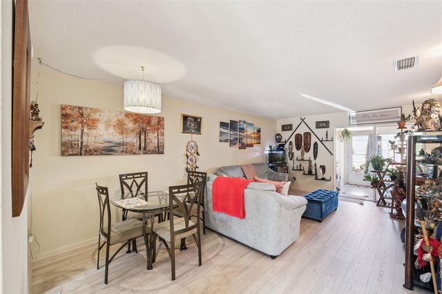 714 E MINNESOTA AVENUE B, Deland, FL 32724